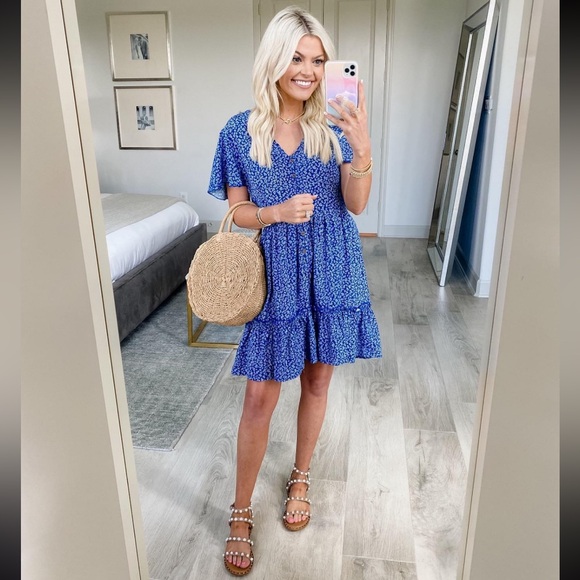 Jess Crum x Hazel & Olive Blue Ditsy Floral V Neck Flutter Sleeve Mini Dress New - Picture 1 of 9